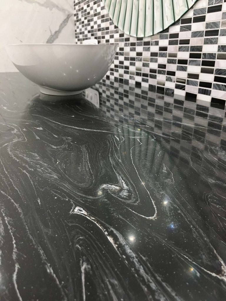 Чорна мармурова стільниця з акрилового каменю Grandex M-719 Octopus Ink B — фото 4 — MAS — Modern Acrylic Stone