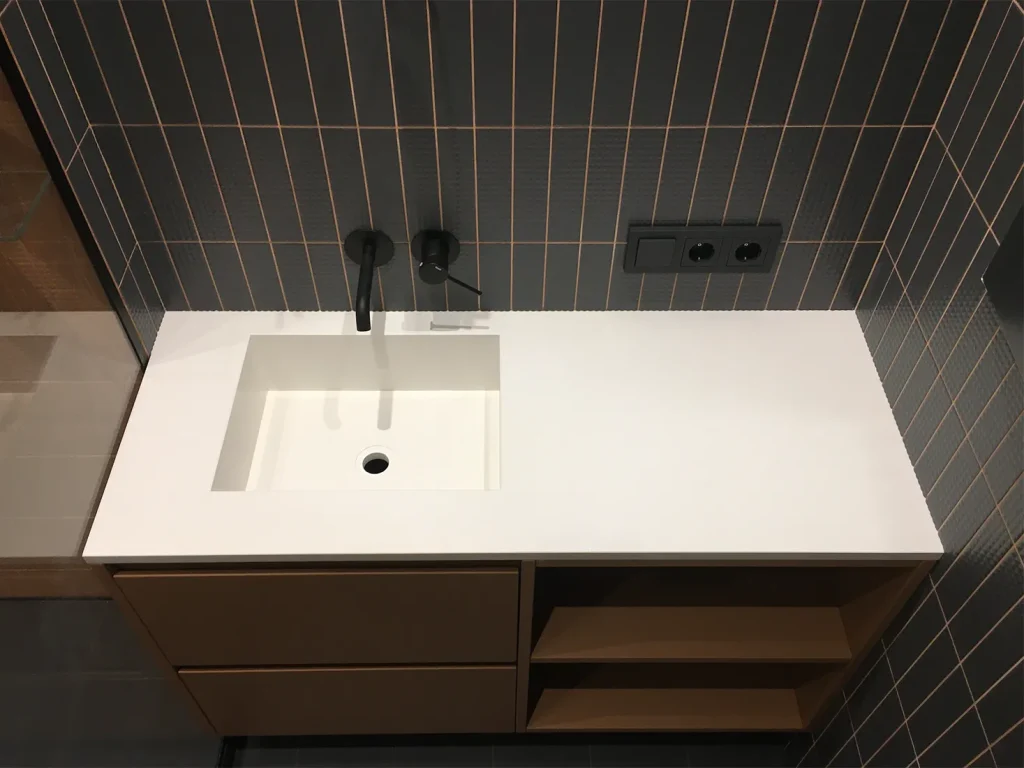 Стільниця з раковиною з кварцу Caesarstone 1141 Pure White — фото 2 — MAS — Modern Acrylic Stone