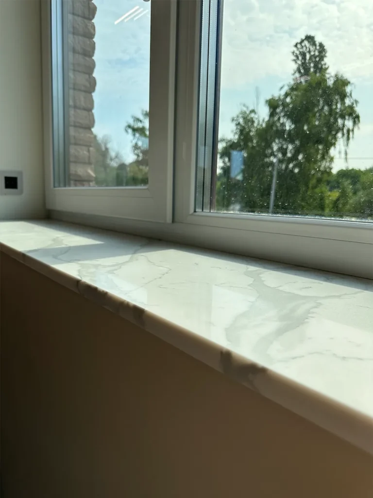 Підвіконня з кварцового каменю Avant Quartz 7500 Калакатта Аррас — фото 1 — MAS — Modern Acrylic Stone