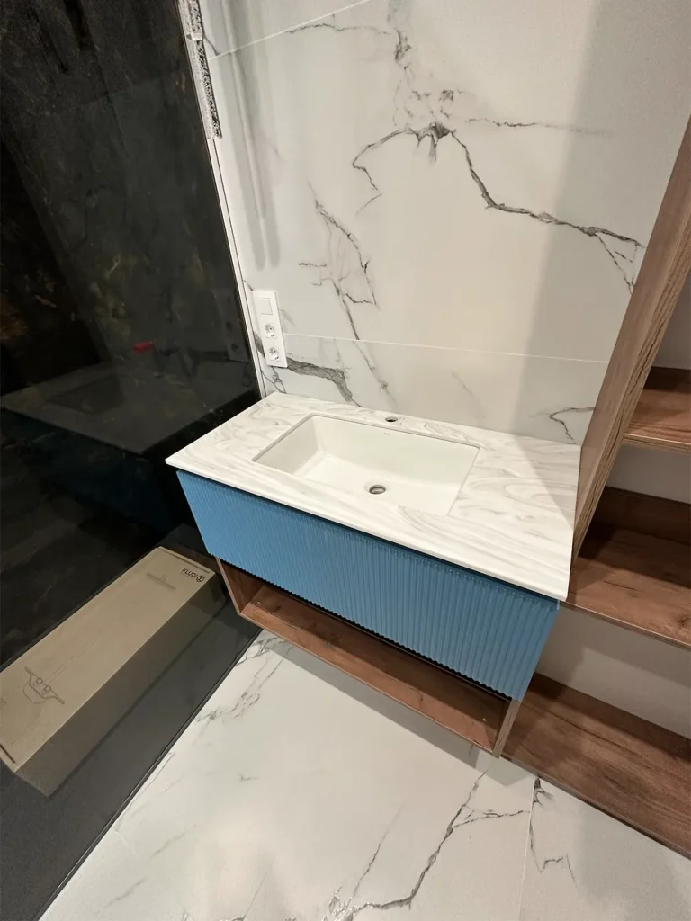 Стільниця в санвузол з акрилового каменю Grandex M-720 Carrara Lunar A — фото 5 — MAS — Modern Acrylic Stone