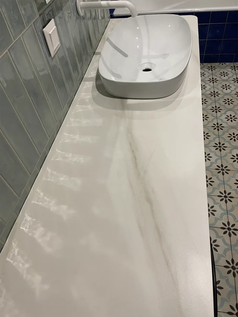 Стільниця з широкоформатного керамограніту Keralini Lasa White — фото 4 — MAS — Modern Acrylic Stone