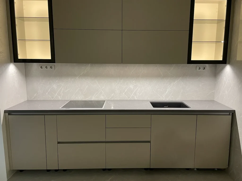 Кухонная столешница из кварца Atem Statuario Grey 1105 — фото 1 — MAS — Modern Acrylic Stone