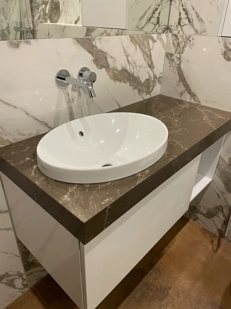 Стільниця в санвузол з кварцу Atem Pietra Marrone 0002 — фото 1 — MAS — Modern Acrylic Stone