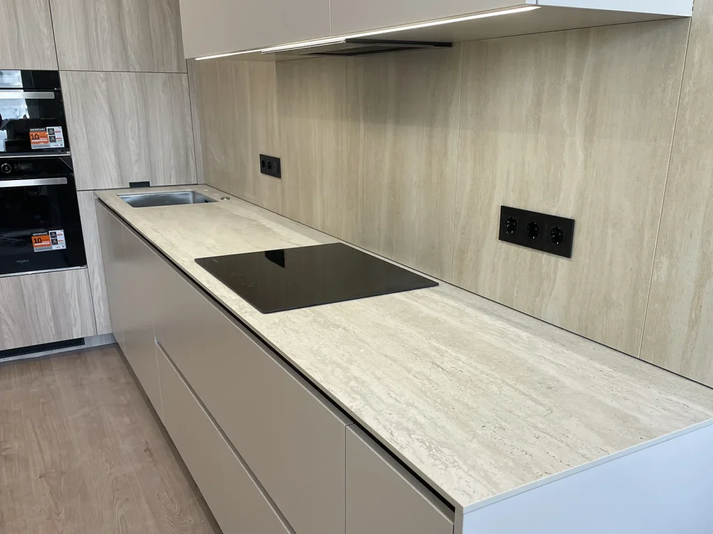 Стільниця на кухню з керамограніту Ascale Tivoli White — фото 3 — MAS — Modern Acrylic Stone