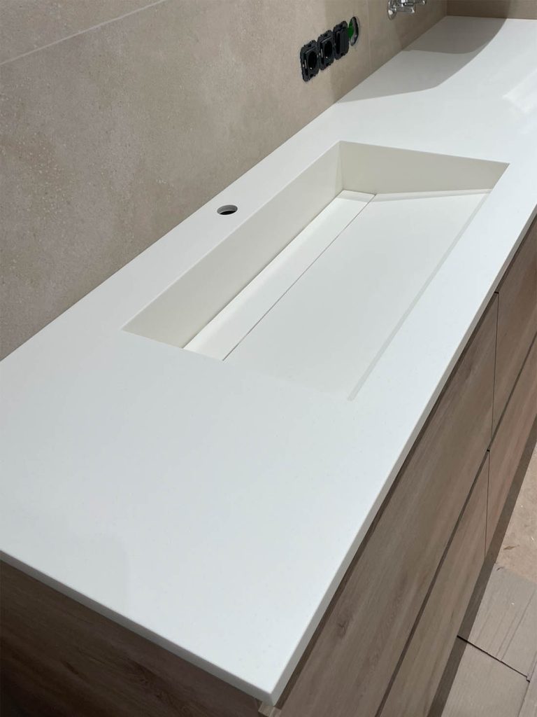 Акрилові стільниці з щілинними раковинами Grandex D-322 White Limestone — фото 5 — MAS — Modern Acrylic Stone